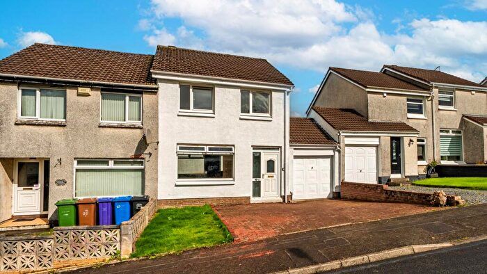 3 Bedroom Semi-Detached House For Sale In Loganswell Road, Thornliebank, G46