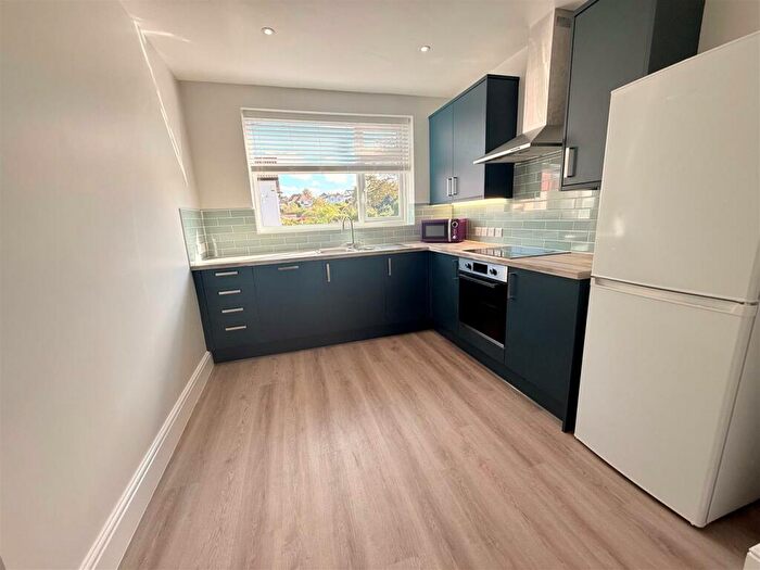 3 Bedroom Maisonette To Rent In Henleaze Road, Bristol, BS9