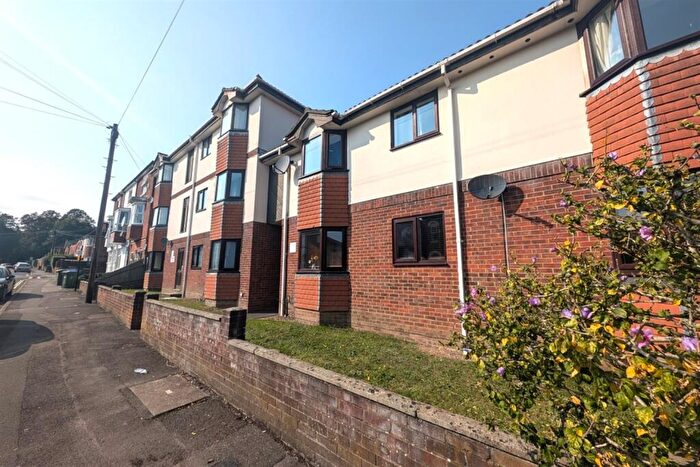 2 Bedroom Flat To Rent In Southampton, SO14