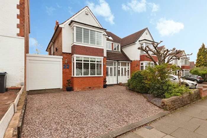 4 Bedroom Semi Detached House For Sale In Petersfield Road, Birmingham, B28