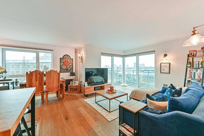 2 Bedroom Flat For Sale In Hopton Rd, Woolwich Riverside, Woolwich, SE18