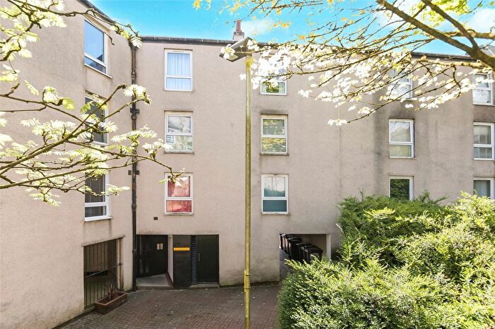 2 Bedroom Flat For Sale In Ellisland Road, Cumbernauld, Glasgow, North Lanarkshire, G67