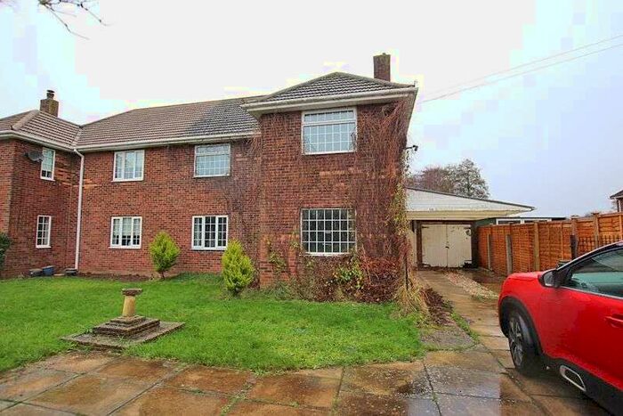3 Bedroom Property For Sale In Seawall Lane, North Cotes, DN36