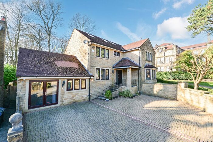 6 Bedroom Detached House For Sale In Stonegate, Bingley, BD16