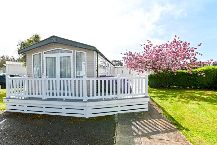 3 Bedroom Park Home For Sale In Shorefield, Shorefield Country Park, Downton, SO41