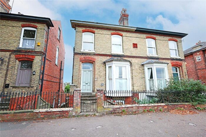 3 Bedroom Semi-Detached House For Sale In Haven Bank, Boston, Linclonshire, PE21