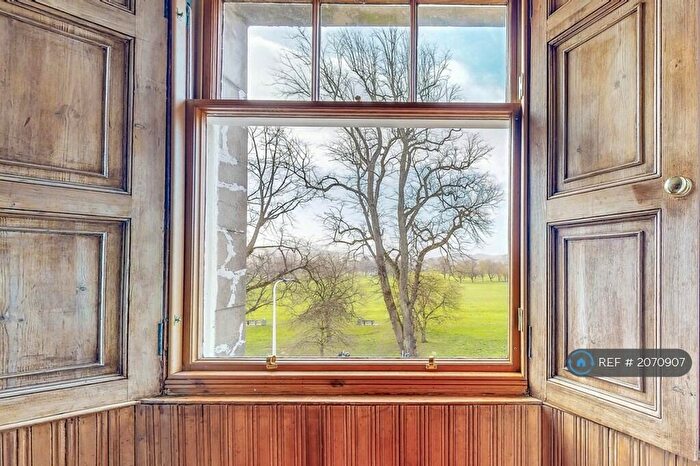 2 Bedroom Flat To Rent In Scott Street, Perth, PH2