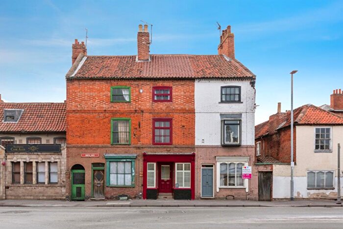 3 Bedroom Terraced House For Sale In North Gate, Newark, NG24