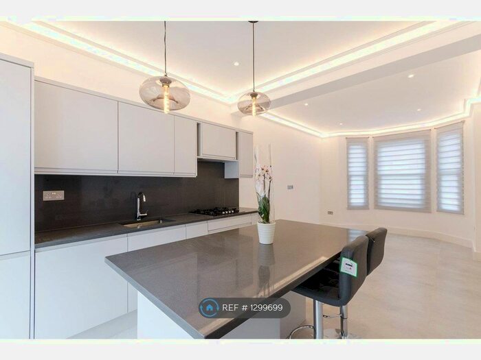 3 Bedroom Semi-Detached House To Rent In Warwick Grove, Surbiton KT5