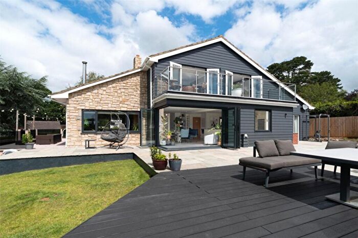 4 Bedroom Detached House For Sale In Stroud Close, Colehill, Wimborne, Dorset, BH21