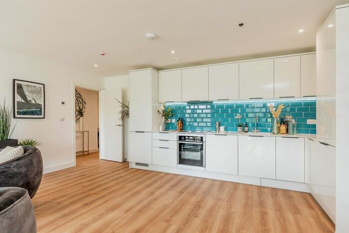 3 Bedroom Flat For Sale In Martingale Way, Portishead, Bristol, BS20