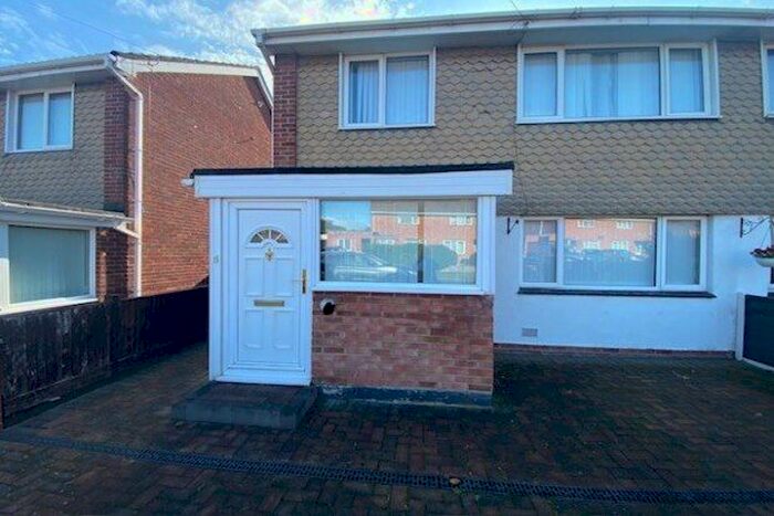 3 Bedroom Property To Rent In Laxton Road, Taunton, TA1