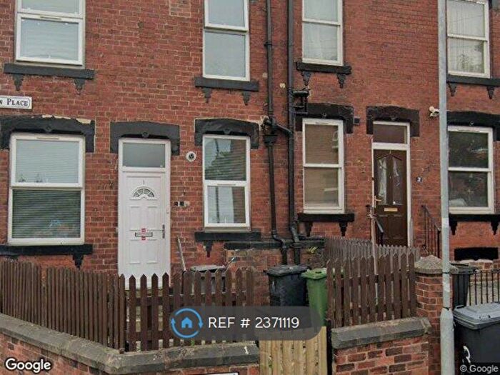 3 Bedroom Terraced House To Rent In Barton Place, Leeds, LS11
