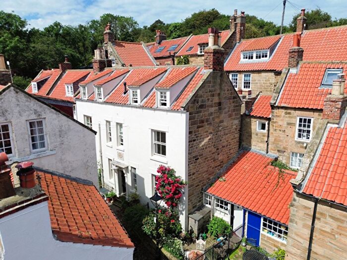 4 Bedroom Farmhouse For Sale In Amplegarth, Robin Hoods Bay, YO22
