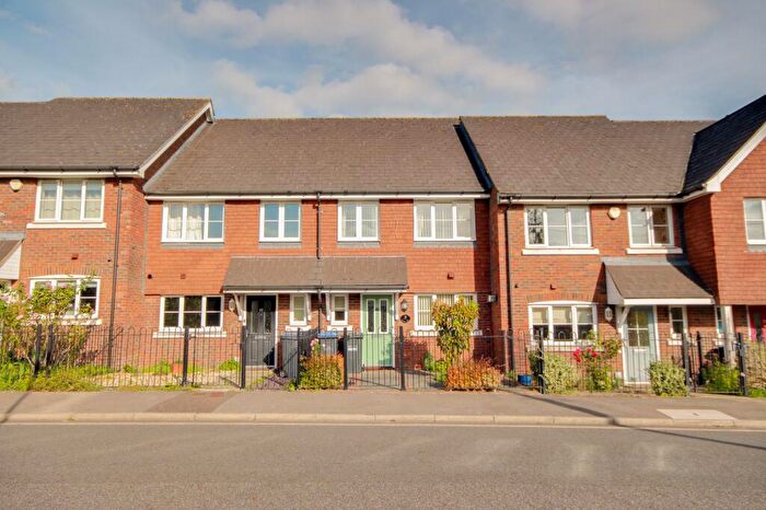 3 Bedroom Terraced House For Sale In Gordon Road, Haywards Heath, RH16