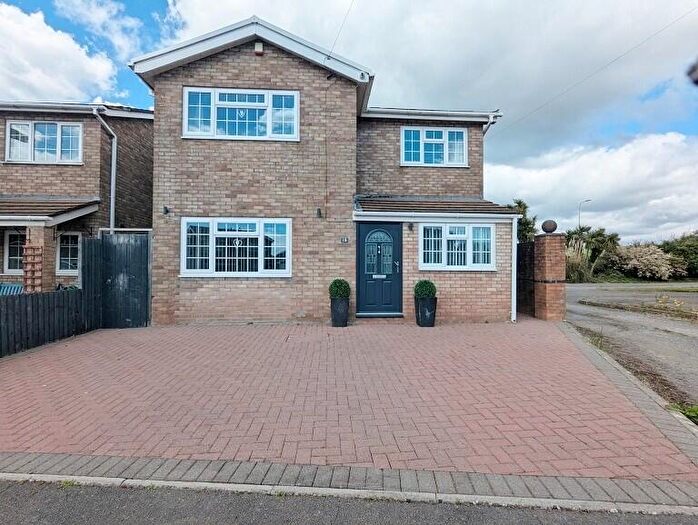 4 Bedroom Detached House For Sale In Waunlon, Porthcawl, South Glamorgan, Bridgend (County Of), CF36