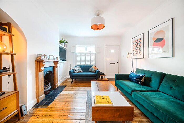 2 Bedroom Terraced House To Rent In York Road, Kingston Upon Thames, KT2