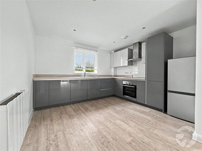 3 Bedroom Flat For Sale In Frognal Place, Sidcup, DA14