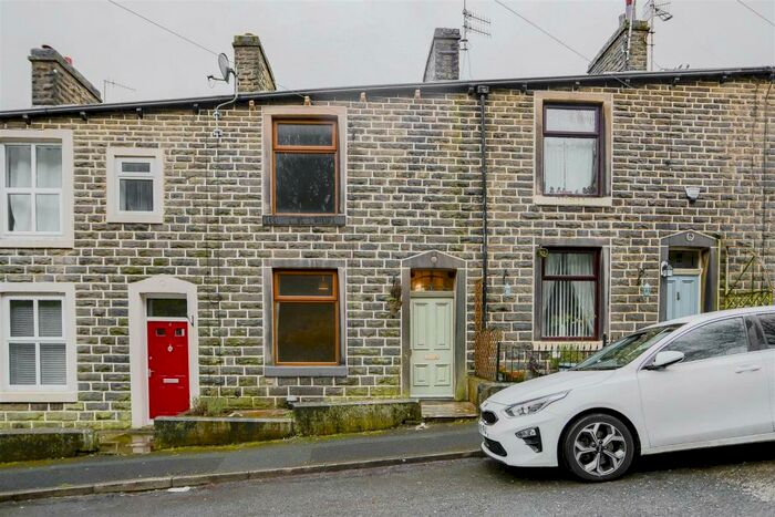 Detached House To Rent In Hareholme Lane, Rossendale, BB4