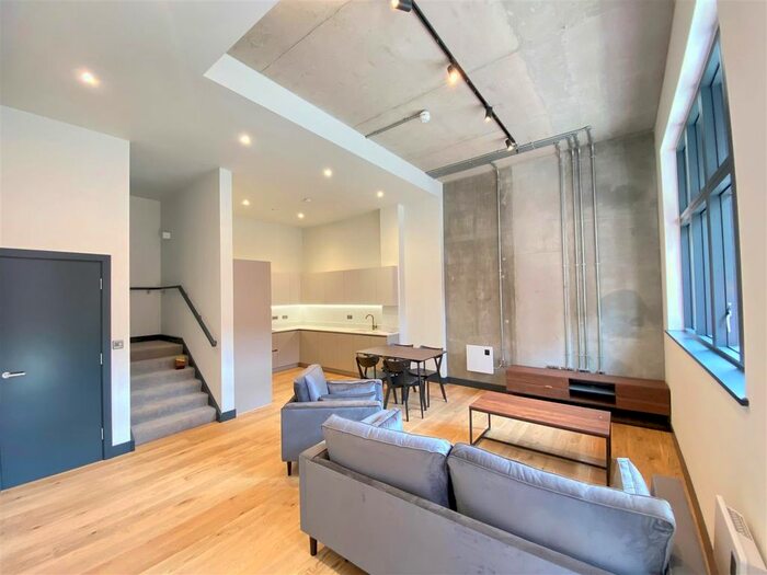 3 Bedroom Flat To Rent In New Cross Central, Addington Street, Manchester, M4