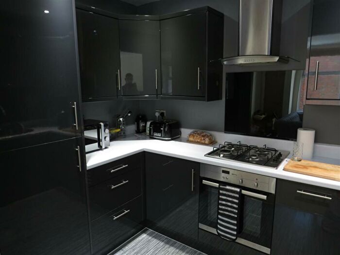 1 Bedroom Flat To Rent In Silvester Road, Cowplain, PO8
