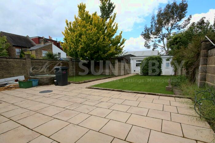 5 Bedroom Terraced House To Rent In Lakehall Road, Thornton Heath, CR7