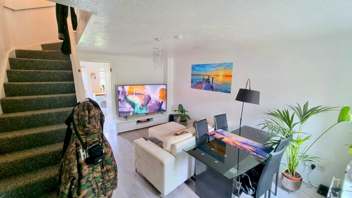 2 Bedroom Property To Rent In Cranberry Lane, Canning Town, E16