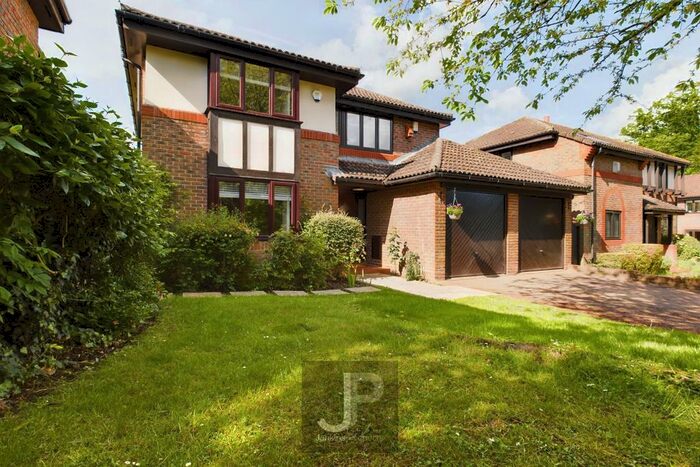 4 Bedroom Property To Rent In Clavering, Poplar Drive, Hutton, CM13