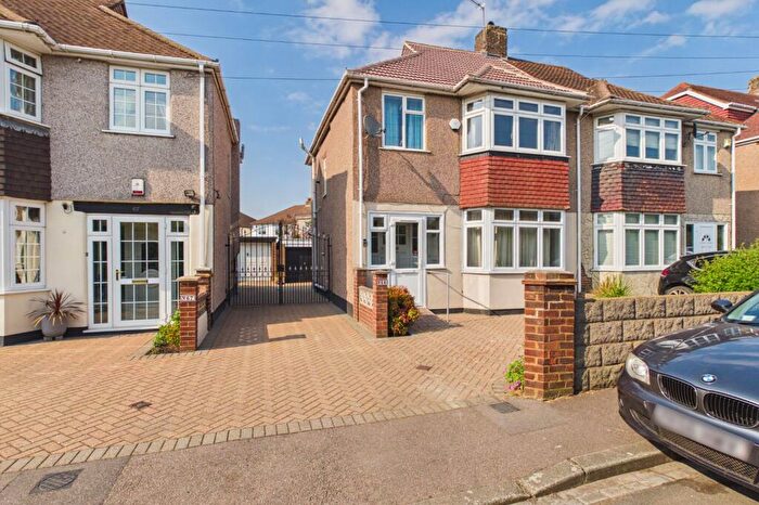 3 Bedroom Semi-Detached House For Sale In Princes View, Dartford, Kent, DA1