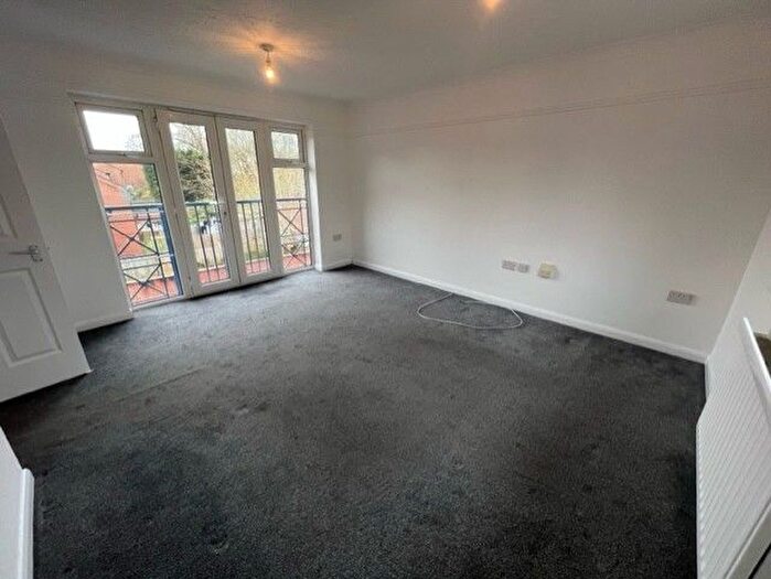 2 Bedroom Flat To Rent In Wildern Lane, Hedge End, SO30