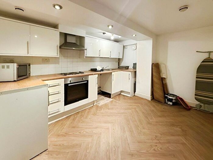 1 Bedroom Flat To Rent In York Place, Newport, NP20