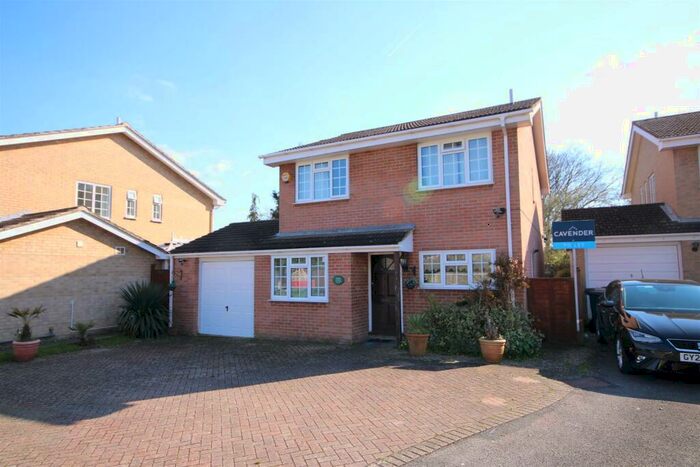 4 Bedroom House To Rent In Bridgehill Close, Guildford, GU2