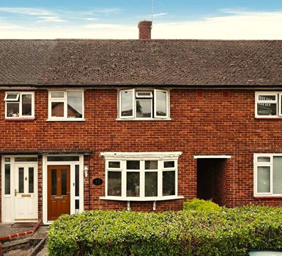 3 Bedroom End Of Terrace House To Rent In Western Avenue, Dagenham, RM10