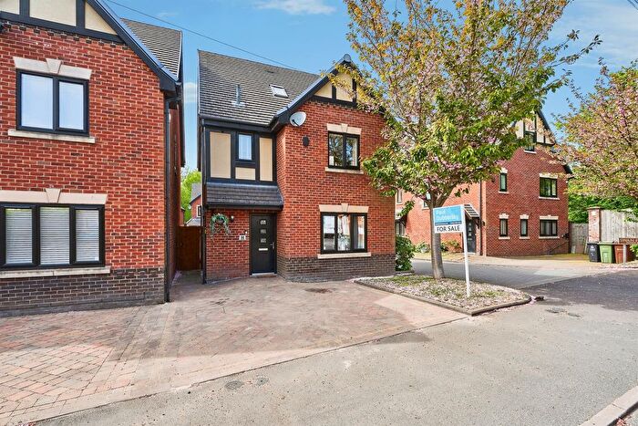 4 Bedroom Detached House For Sale In Fibbersley, Willenhall, WV13