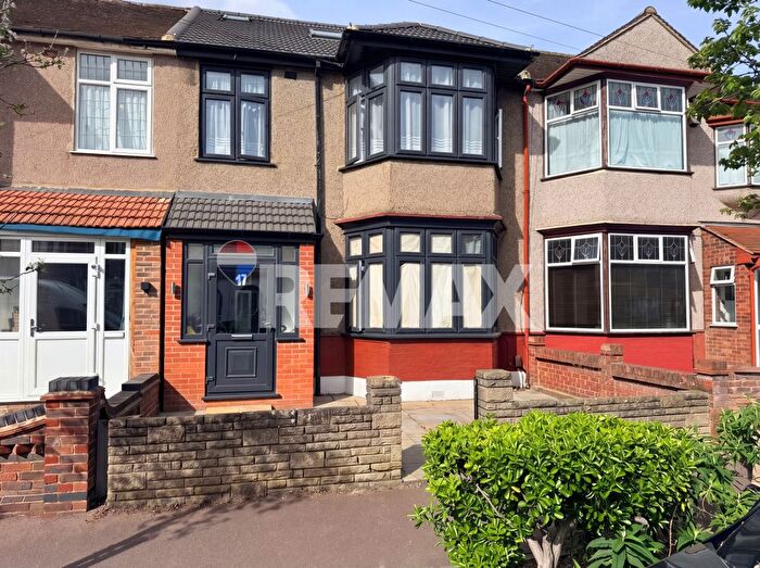 5 Bedroom Terraced House To Rent In Woodbridge Road, Barking, IG11