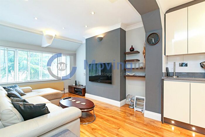 2 Bedroom Maisonette To Rent In Canterbury Avenue, Slough, SL2