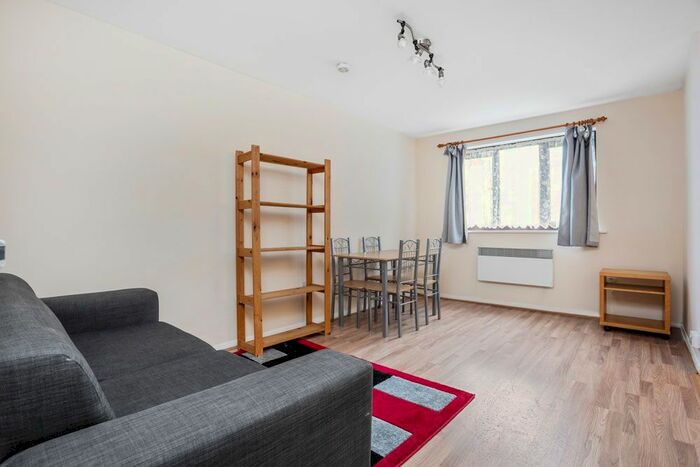 1 Bedroom Flat To Rent In South Birkbeck Road, Leytonstone, E11