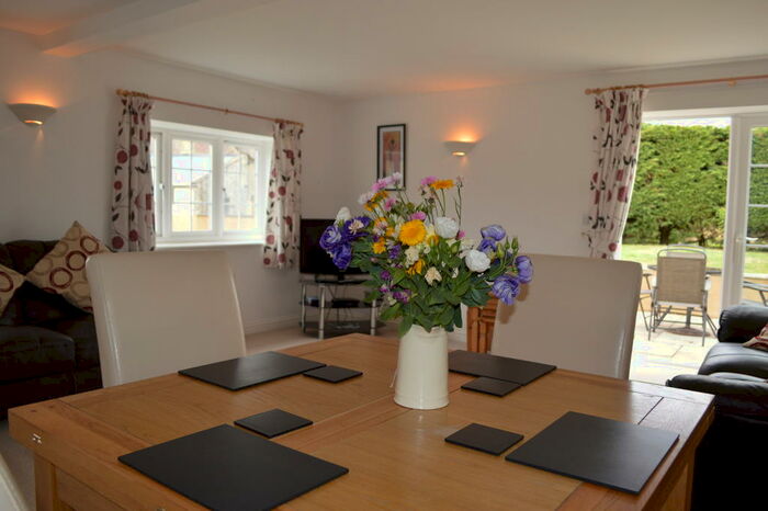 2 Bedroom Cottage To Rent In Caalm Cottage, Stour Row, SP7