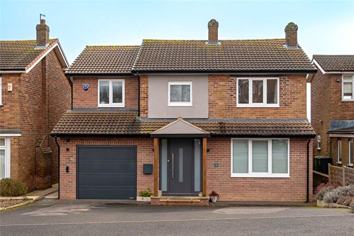 4 Bedroom Detached House For Sale In Manor Court, Shadwell, LS17