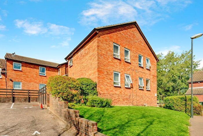 Studio For Sale In Hillingdale, Crawley, RH11