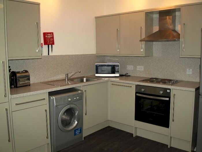 3 Bedroom Flat To Rent In Arbroath Road, Stobswell, Dundee, DD4