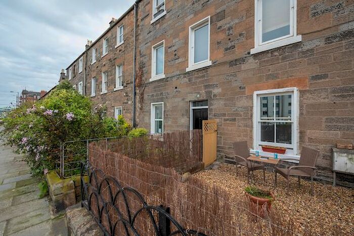 Studio To Rent In Annfield, Newhaven, Edinburgh, EH6