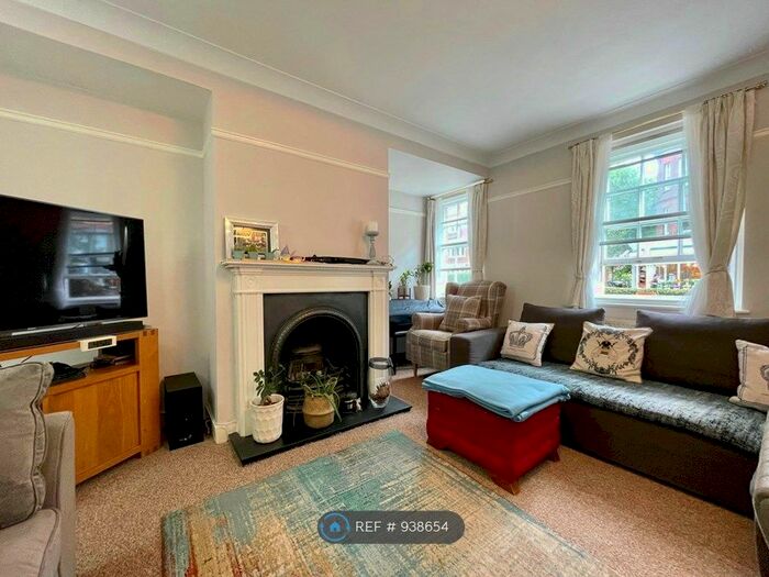 3 Bedroom Flat To Rent In Twyford Court, London, N10