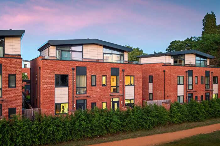 5 Bedroom Semi-Detached House To Rent In Teeton Mill Place, Newbury, RG14