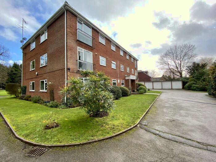 2 Bedroom Apartment To Rent In Horsham Road, Shalford, GU4