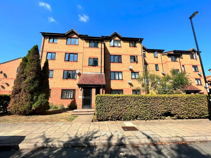 1 Bedroom Flat To Rent In Glenville Grove, London, SE8