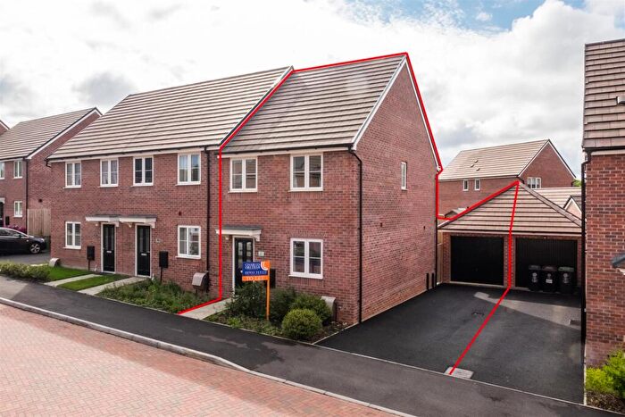 3 Bedroom End Of Terrace House To Rent In Carisbrooke Road, Rushden, NN10