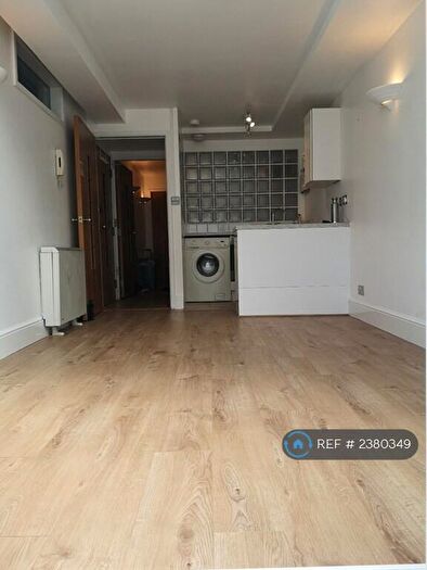 1 Bedroom Flat To Rent In Millbrook, Guildford, GU1