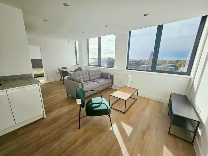 1 Bedroom Apartment To Rent In Alexander House, Old Trafford, M16