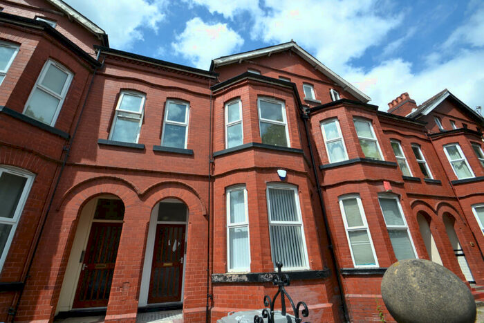3 Bedroom Apartment To Rent In Northumberland Road, Trafford, Manchester., M16